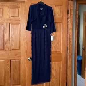 Jessica Howard gown with jacket, 6P, new with tags.